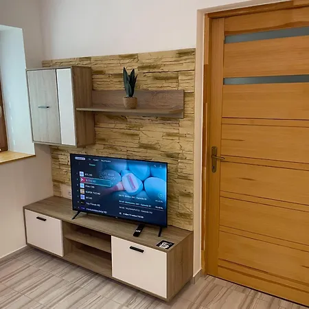Zoja Apartmanhaz *