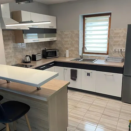 Zoja Apartmanhaz Надьканижа