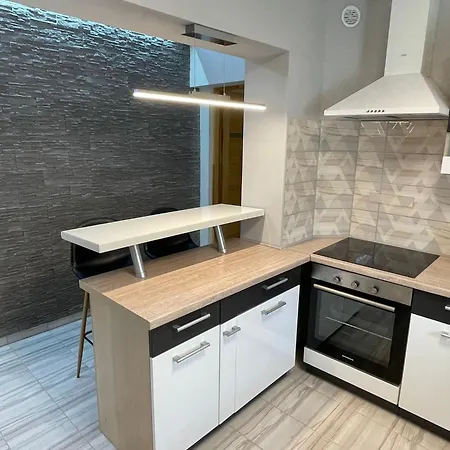 Zoja Apartmanhaz