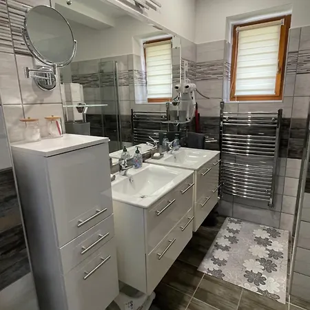 Zoja Apartmanhaz Апартаменты Надьканижа