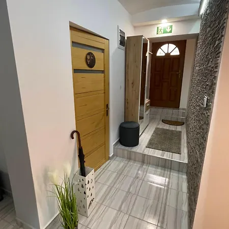 Апартаменты Zoja Apartmanhaz Надьканижа