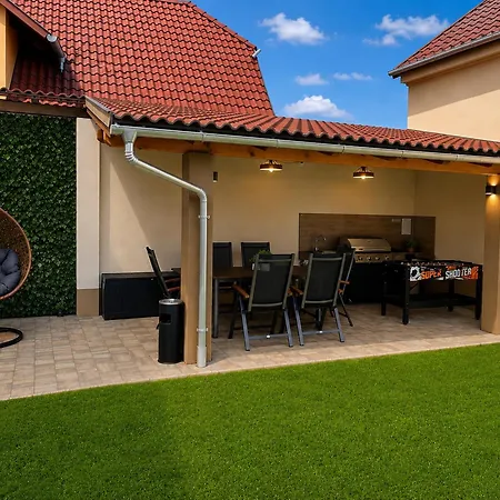 Zoja Apartmanhaz Апартаменты *