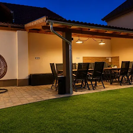 Zoja Apartmanhaz Апартаменты *